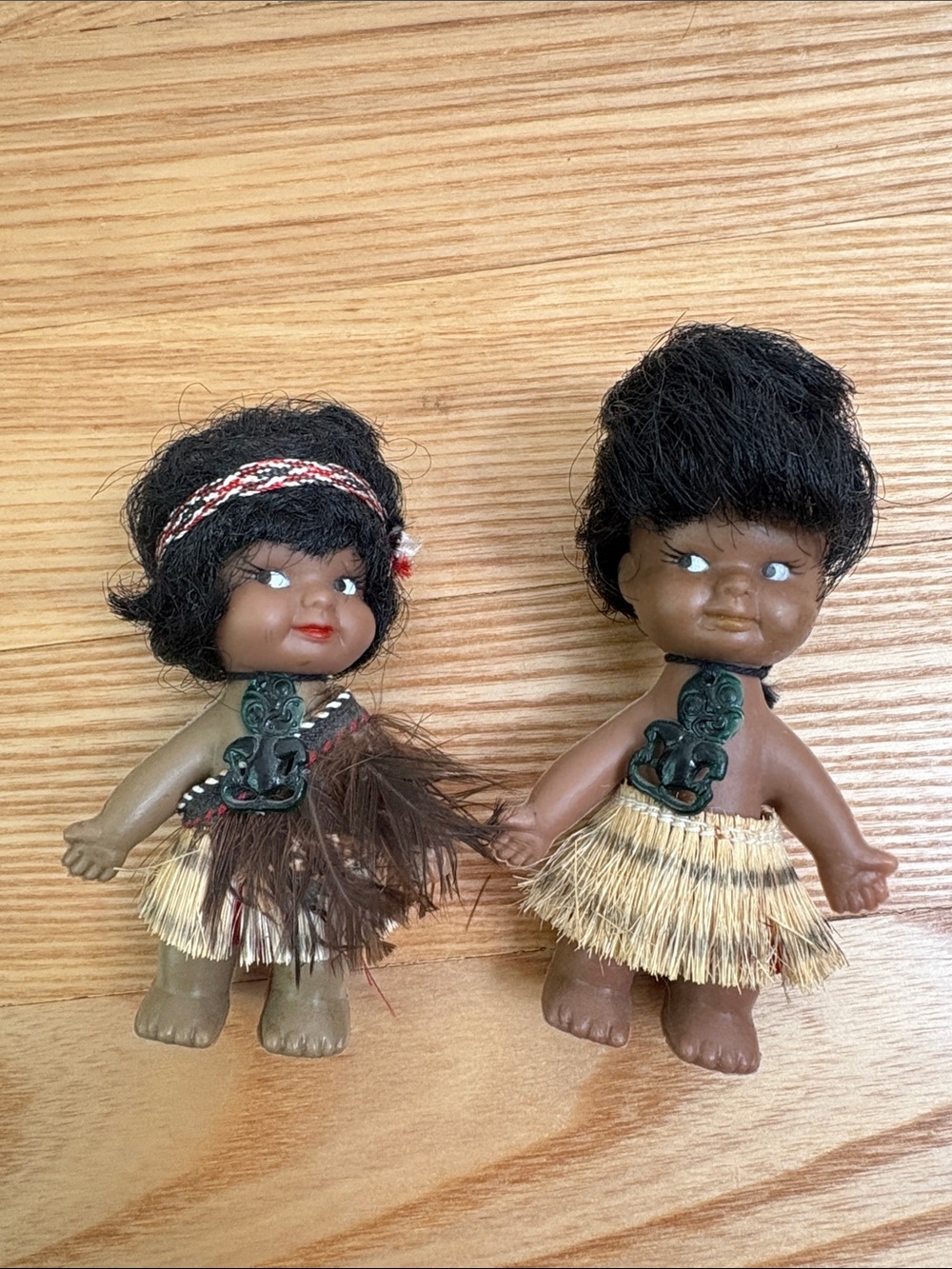 Vintage New Zealand Māori Doll Pair with Grass Skirts Tiki Necklace Souvenir